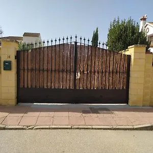Сasa de vacaciones Agradable Casa Con Piscina En La Serrania., Arriate